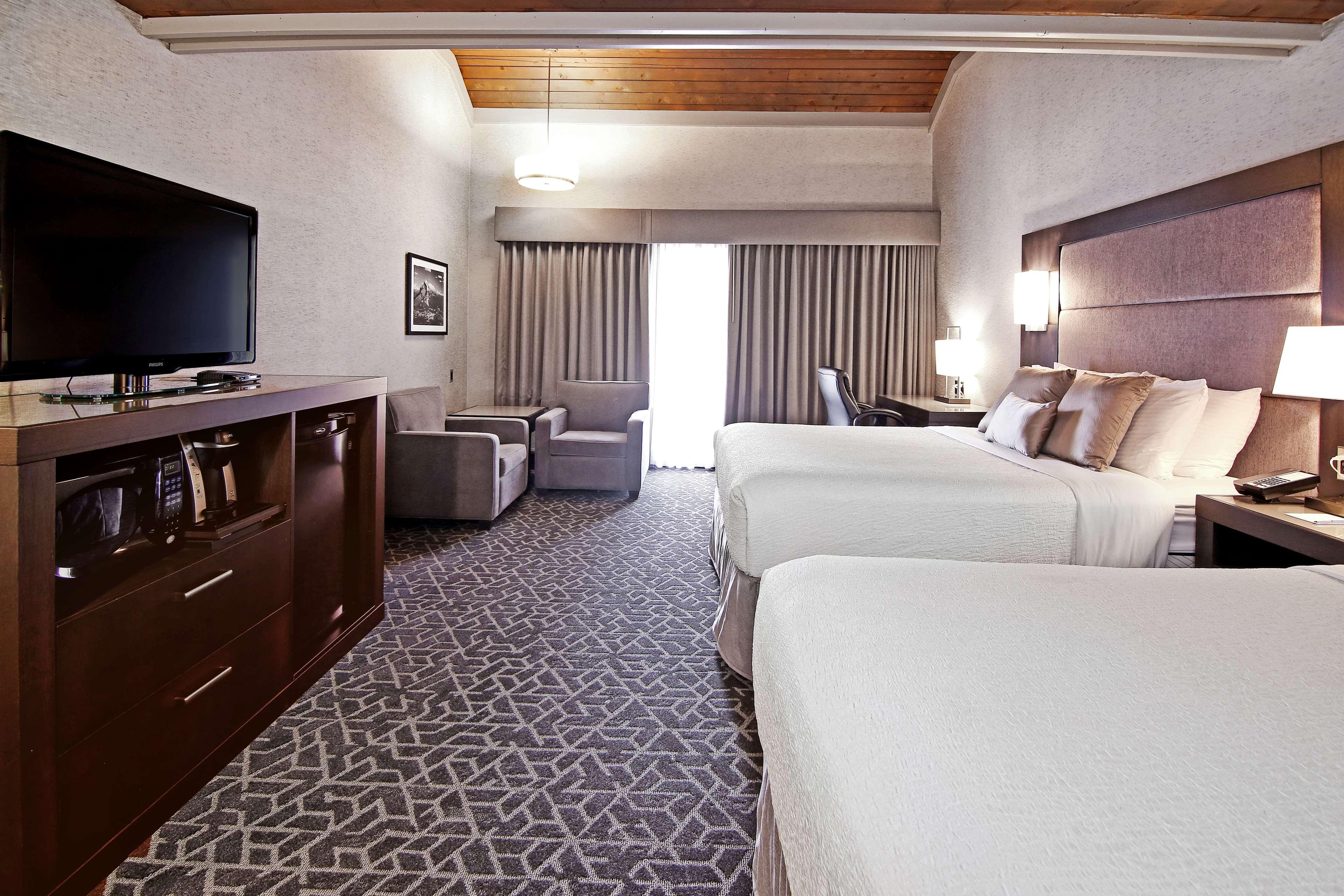 Best Western Plus Banff International Lodge Exteriör bild