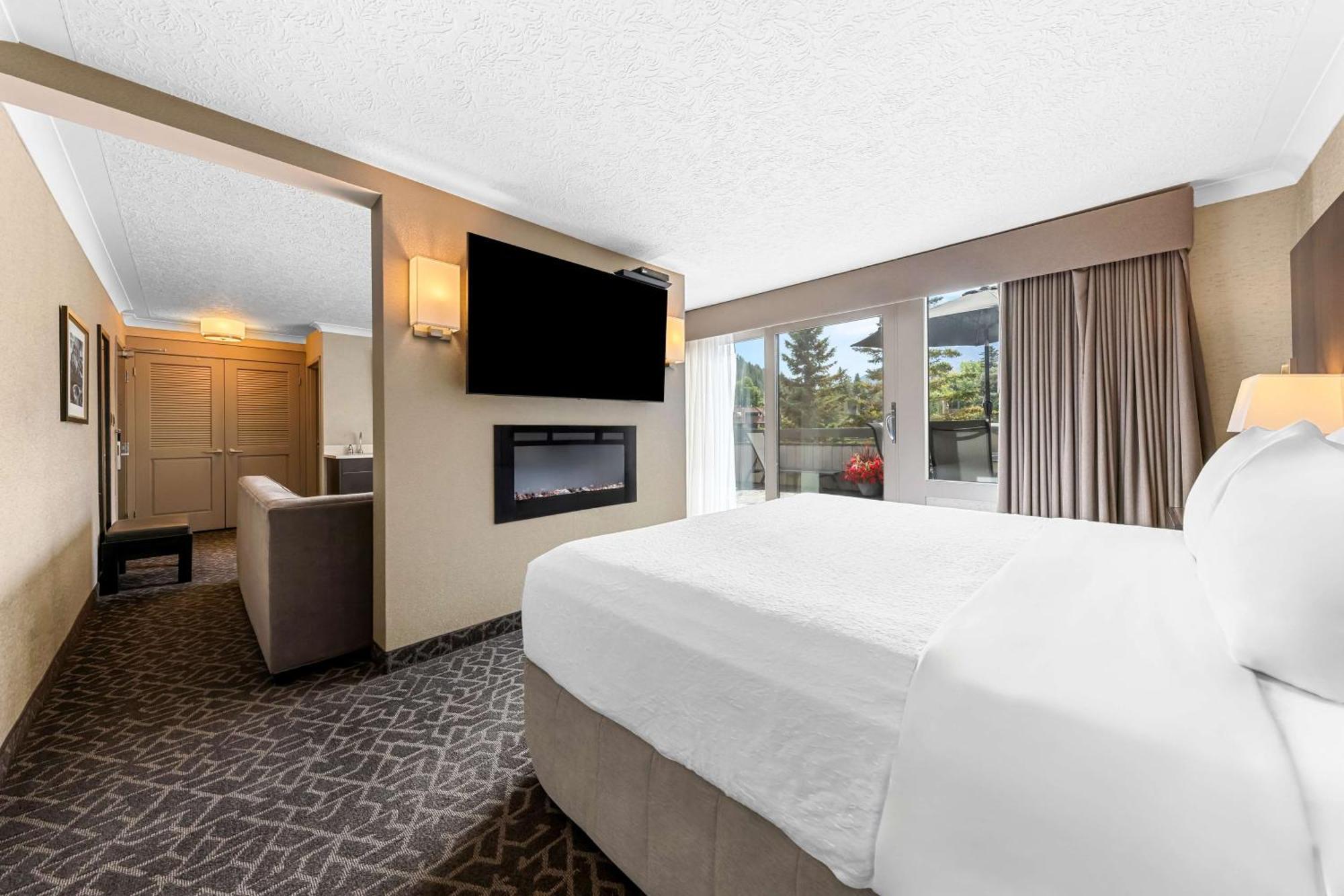 Best Western Plus Banff International Lodge Exteriör bild